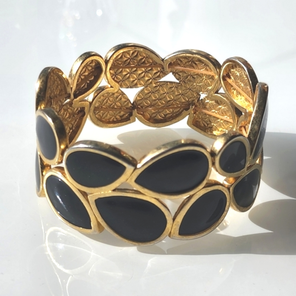 Premier Designs black enamel teardrop with gold plating elastic stretch bracelet
